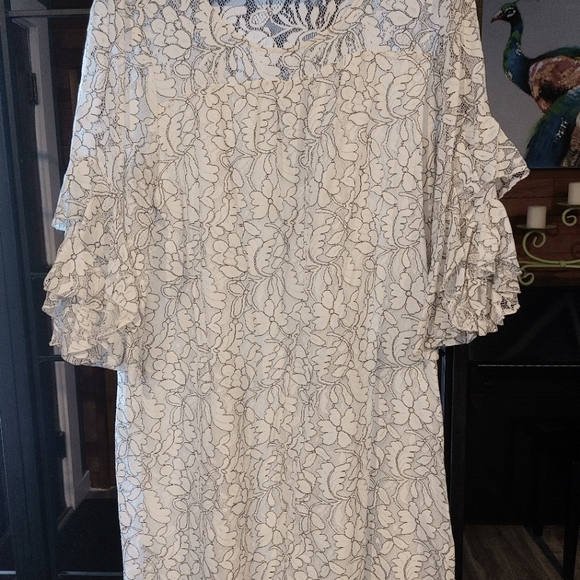 Suzanne Betro 1x White Lace dress - Picture 6 of 10